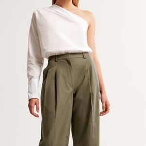 Abercrombie & Fitch Long-Sleeve One-Shoulder Asymmetrical Poplin Top